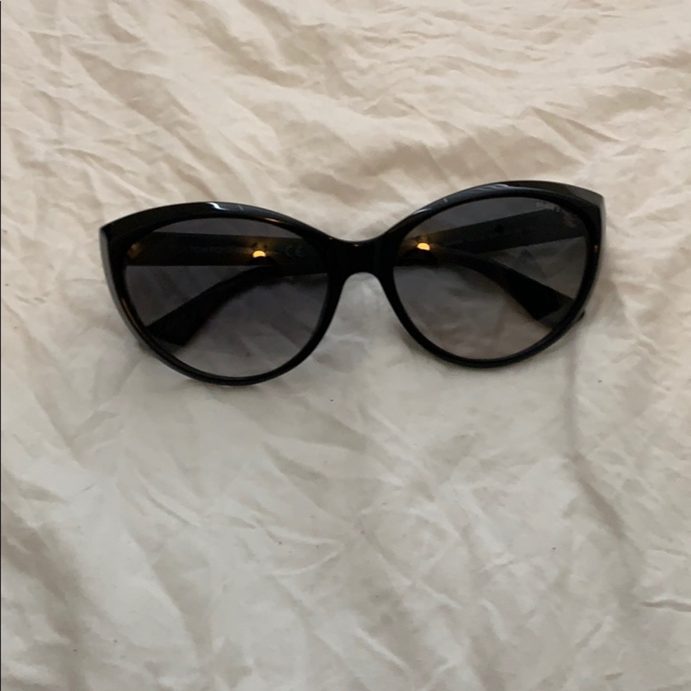 Tom Ford cat eye sun glasses in black